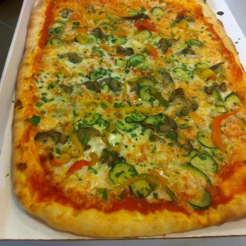 La Mia Pizza pizza al metro